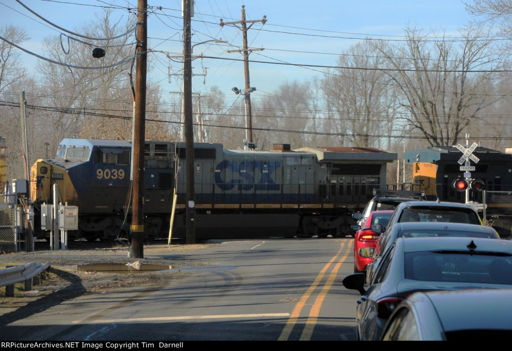 CSX 9039 2nd on Q404